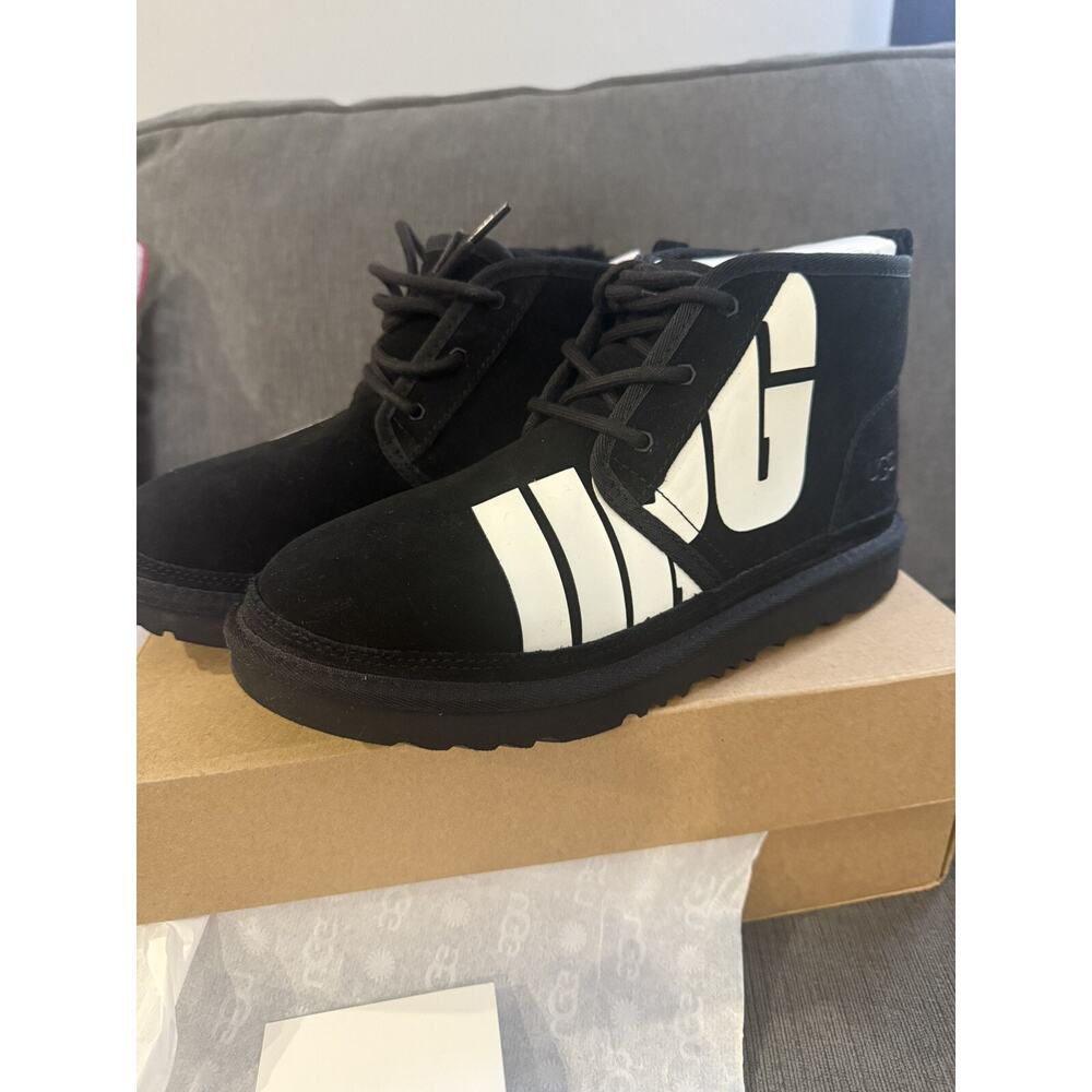 UGG GS Neumel Chopd Black suede Lace Up Boots US Size 6 big kids new